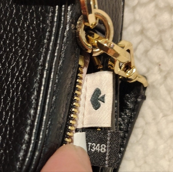 Kate Spade New York North South Black Crossbody Phone / Card Holder Purse - Picture 2 of 5